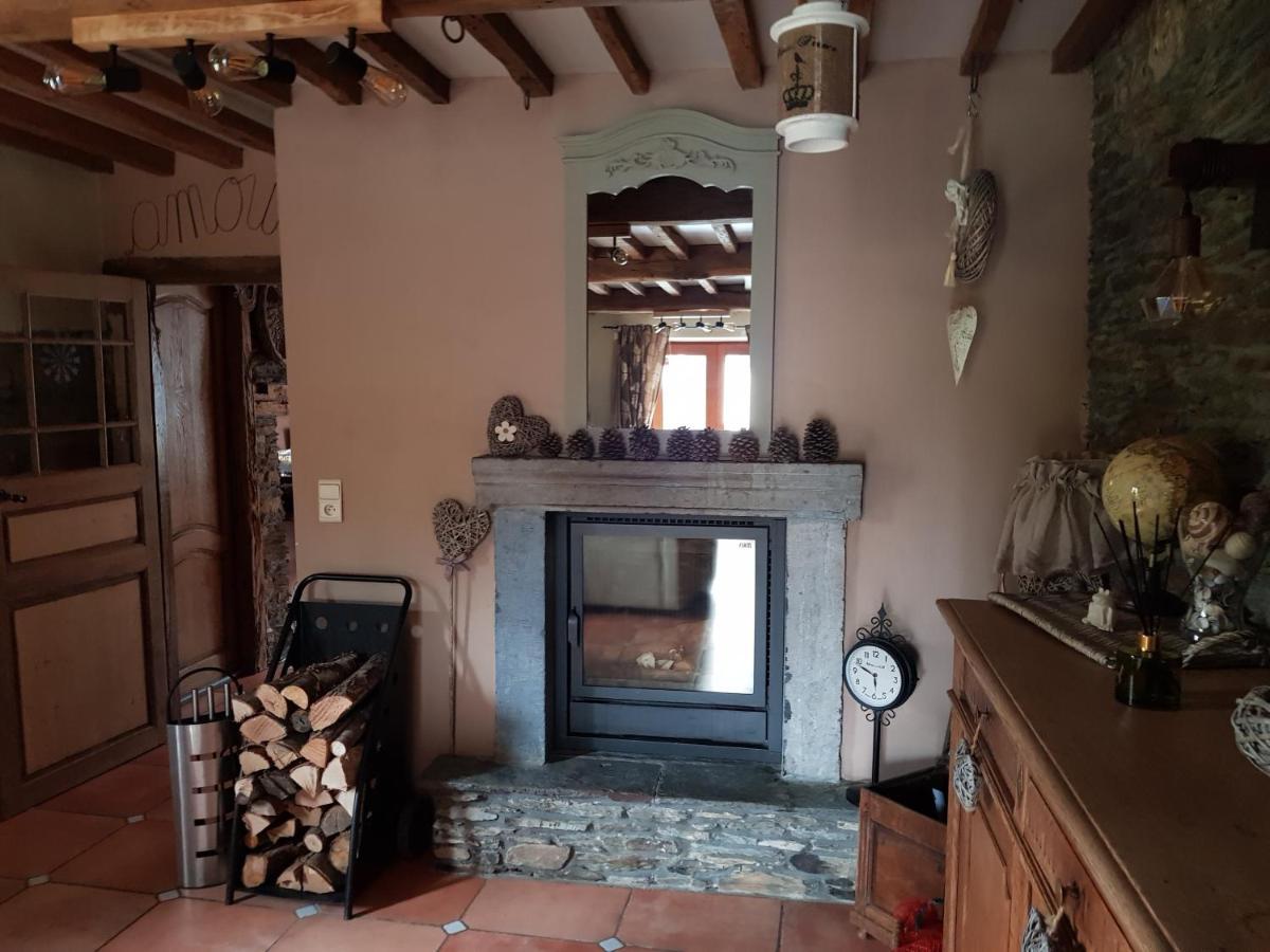 Gite Au Coeur De Champlon Bagian luar foto