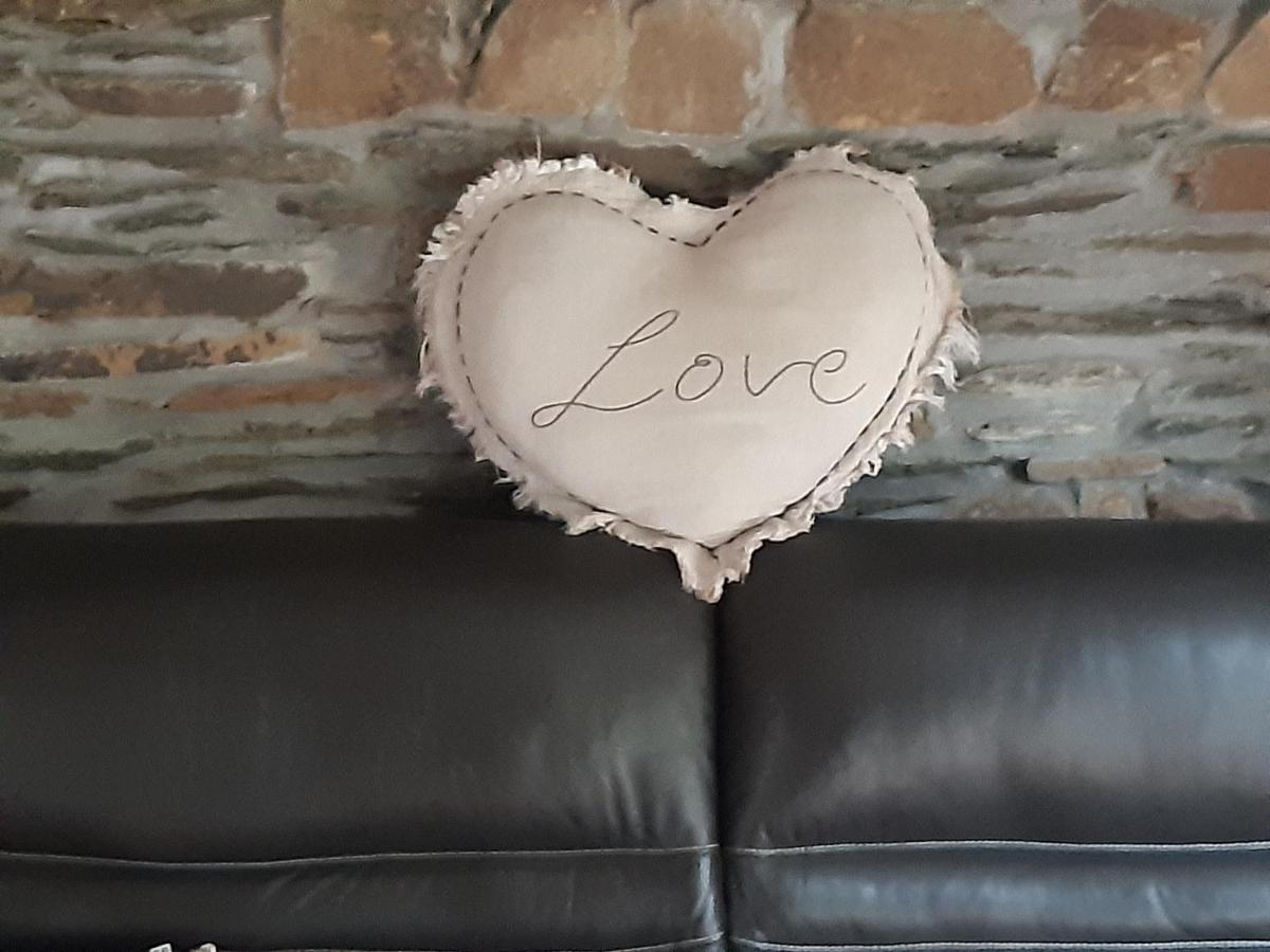 Gite Au Coeur De Champlon Bagian luar foto